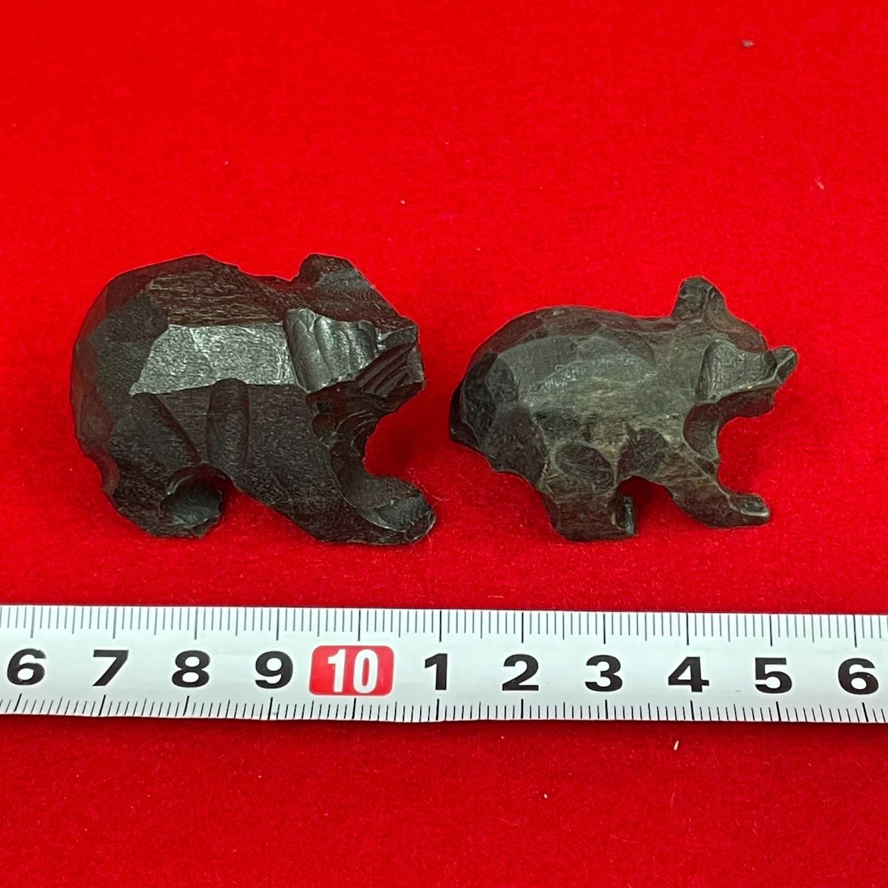 木彫り一刀彫り　親子熊　オブジェ Amazon.co.jp: 置物熊くまクマ親子熊北海道旅行土産観光大きい迫力