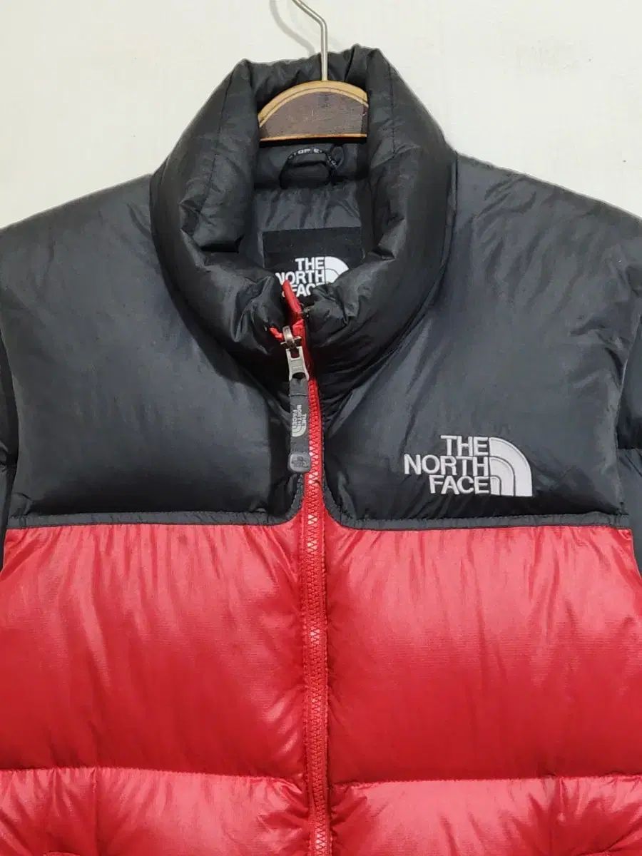95 THE NORTH FACE ザノースフェイス Nuptse ヌプシ ダウンベスト 黒赤 グースダウン ベスト