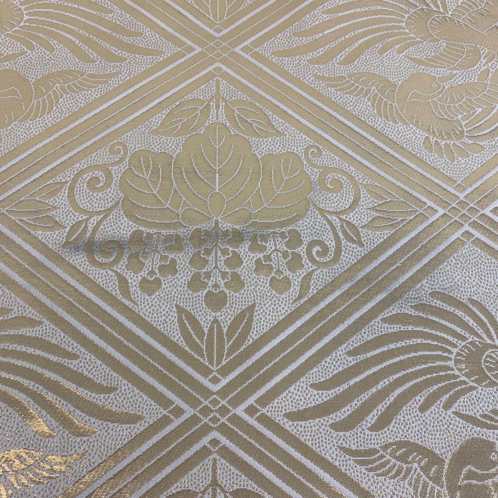 白×金 アラベスク模様