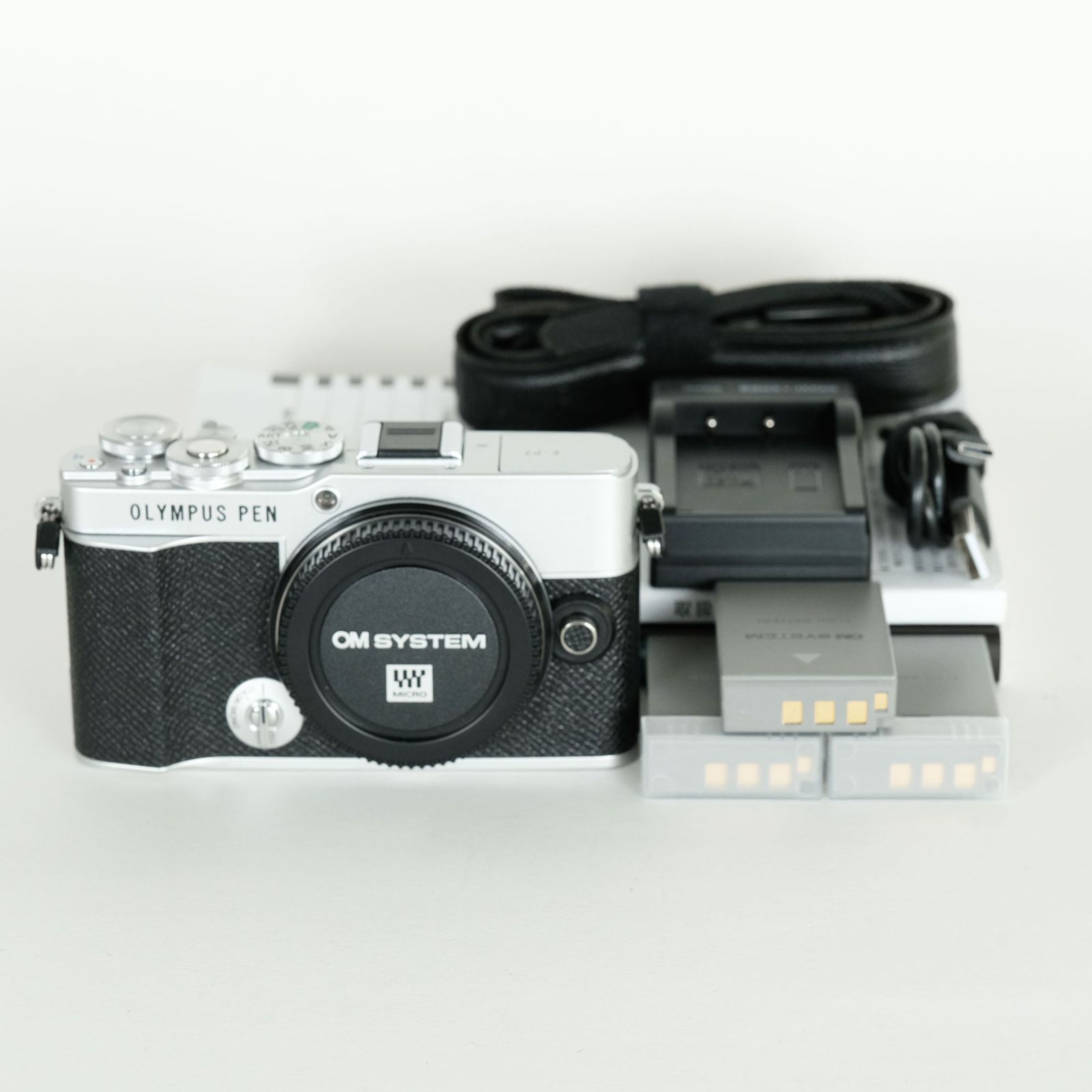 シャッター数2 803回|バッテリー3個 OLYMPUS PEN E-P7 ボディ シルバー マイクロフォーサーズマウント