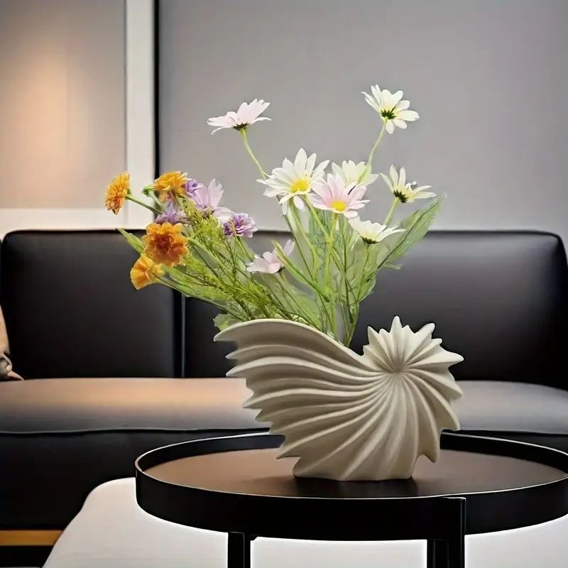 エレガントなハンドメイドボヘミアンオーバル花瓶 - 波状デザインとユニークなスタイル