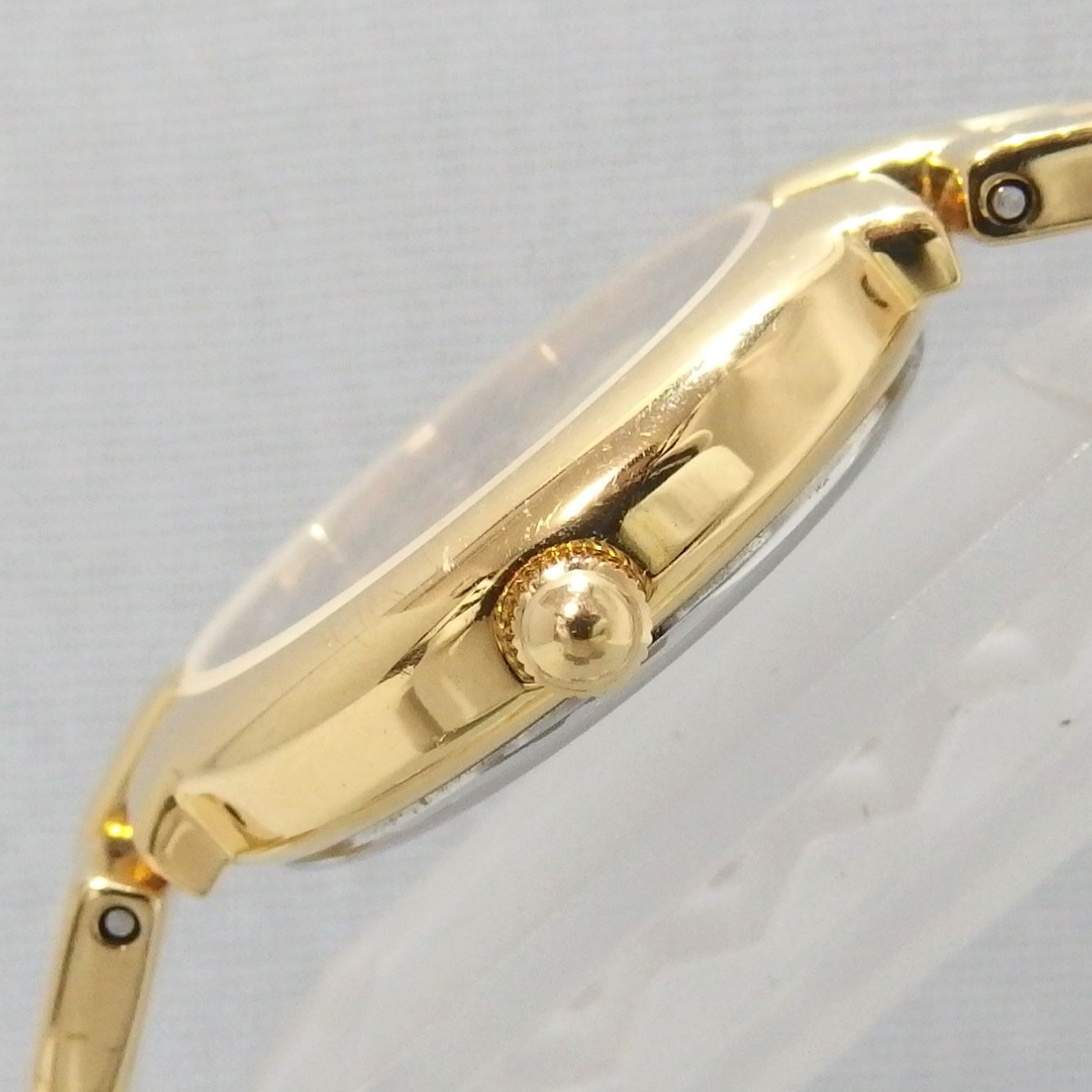 ジバンシー バングルウォッチ クォーツ 稼働品 ゴールド系 used GIVENCHY ゴールド 金 12Pダイヤ クォーツ 腕時計 レディース