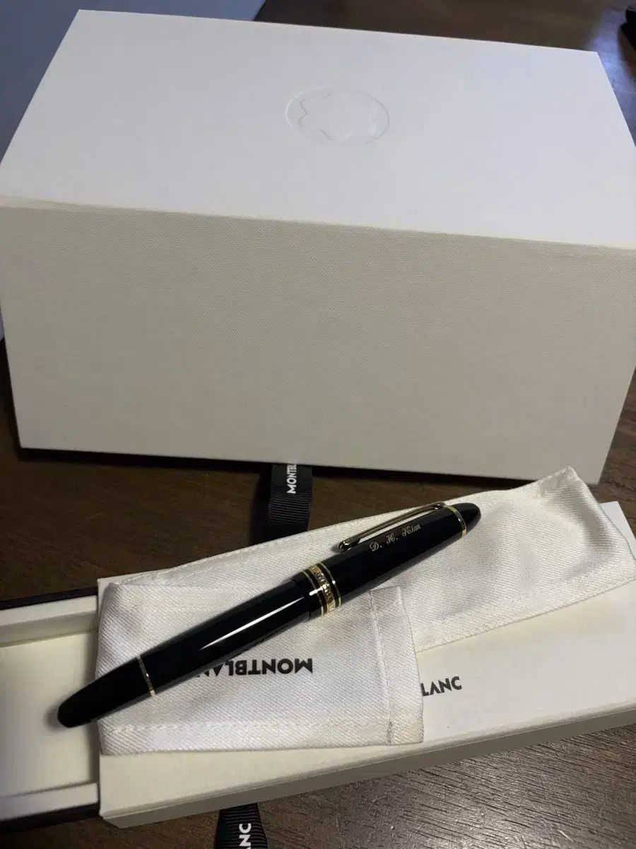 モンブラン マイスターシュテュック ボールペン GOLD イニシャルあり