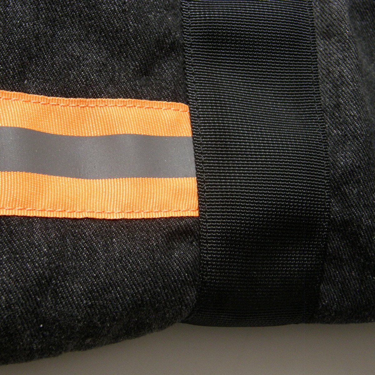 ブラックデニム