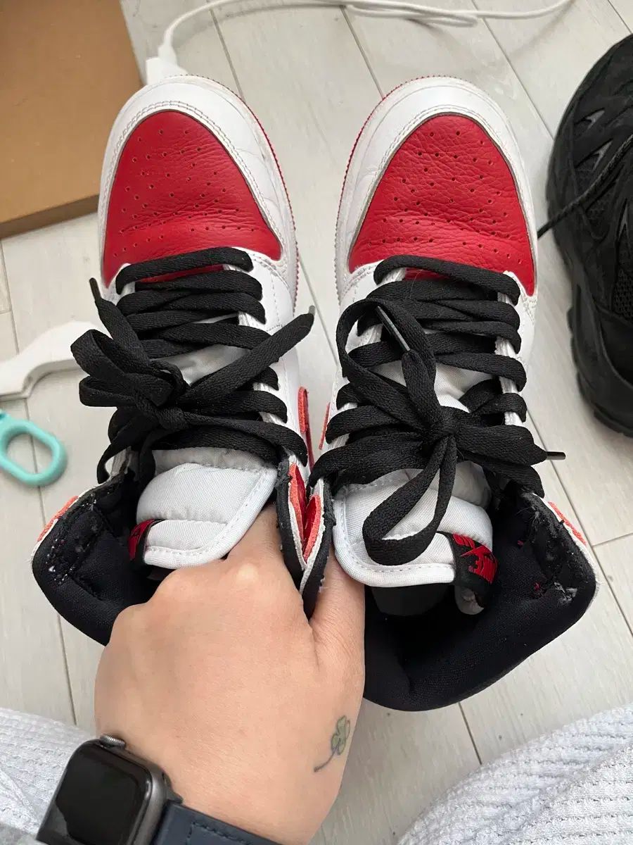 ナイキ エア ジョーダン 1 ハイ 555088-161 235