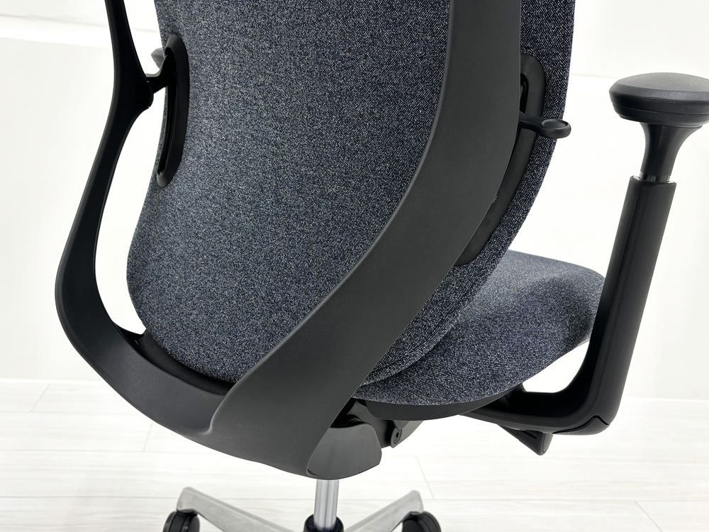 オカムラ 2017年製