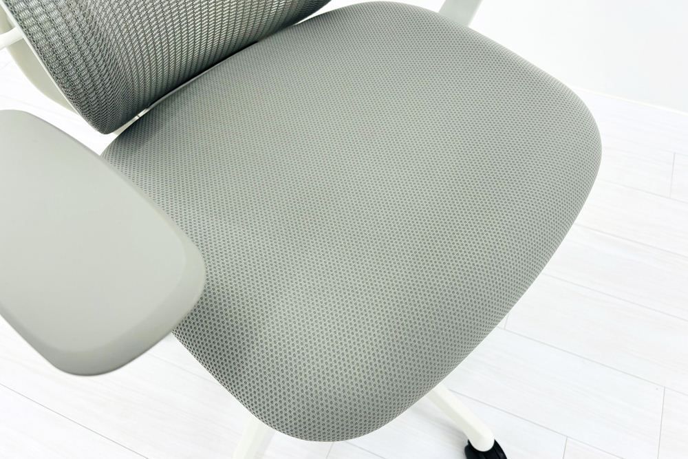 オカムラ シルフィーチェア 2017年製 ローバック 固定肘 Sylphy メッシュ オフィス家具 ライトグレー A000003953 MARWIL-DEMENAGEMENTS_CH