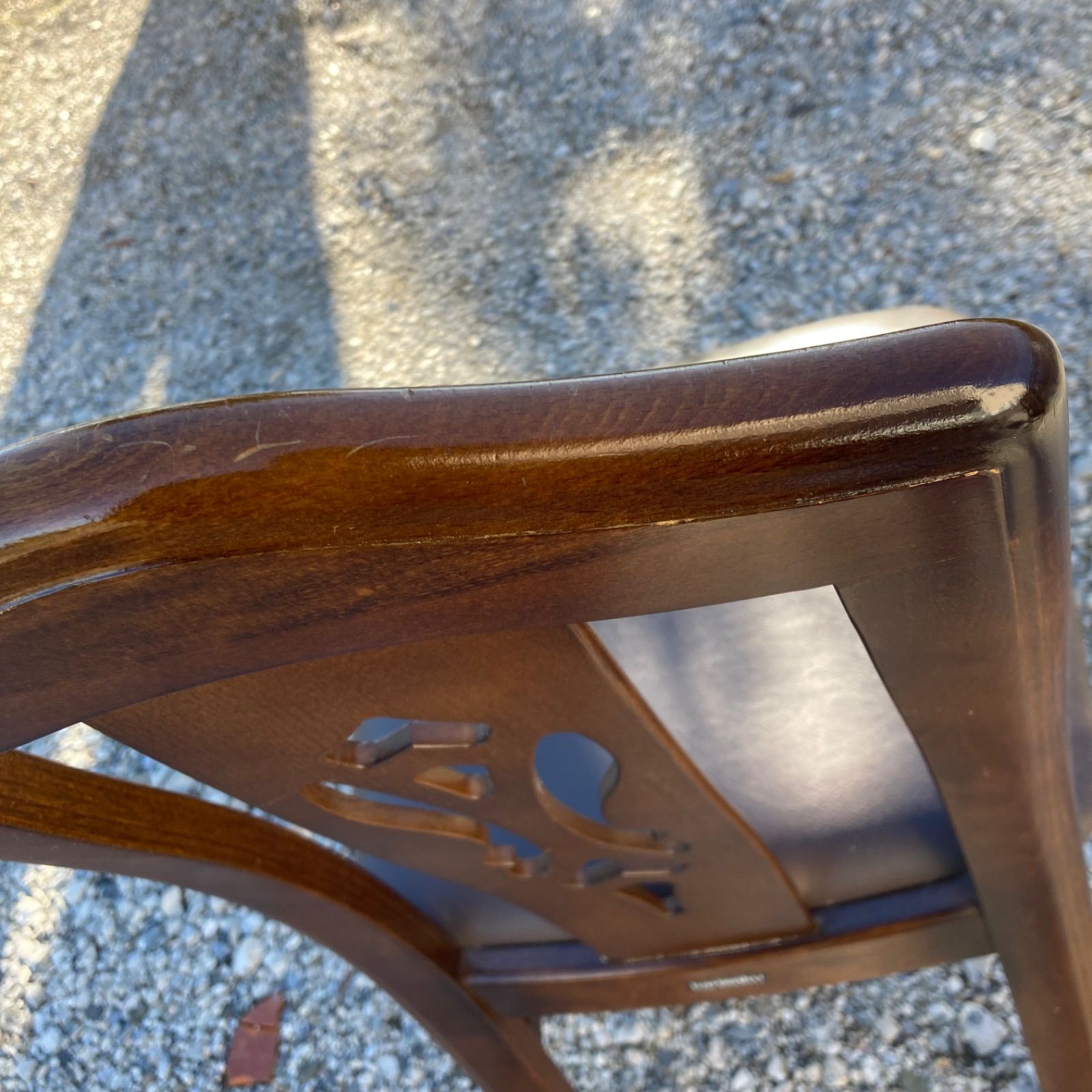 ２脚セット カリモク 透かし彫り ダイニングチェア コロニアル MARWIL-DEMENAGEMENTS_CH