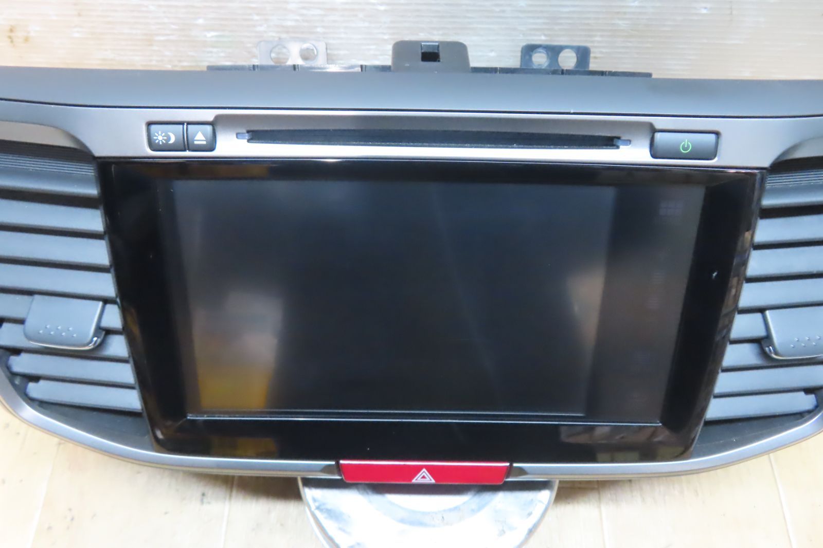 付 F4485 アコード HV LX DAA-CR7 39101-T3W-J84 QY-5112 純正ナビ 吹き出し口 本体のみ 取り外すまで正常稼働