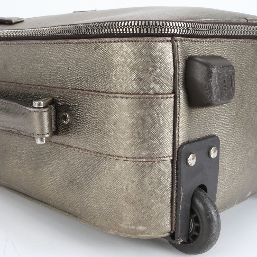 サフィアーノ レザー