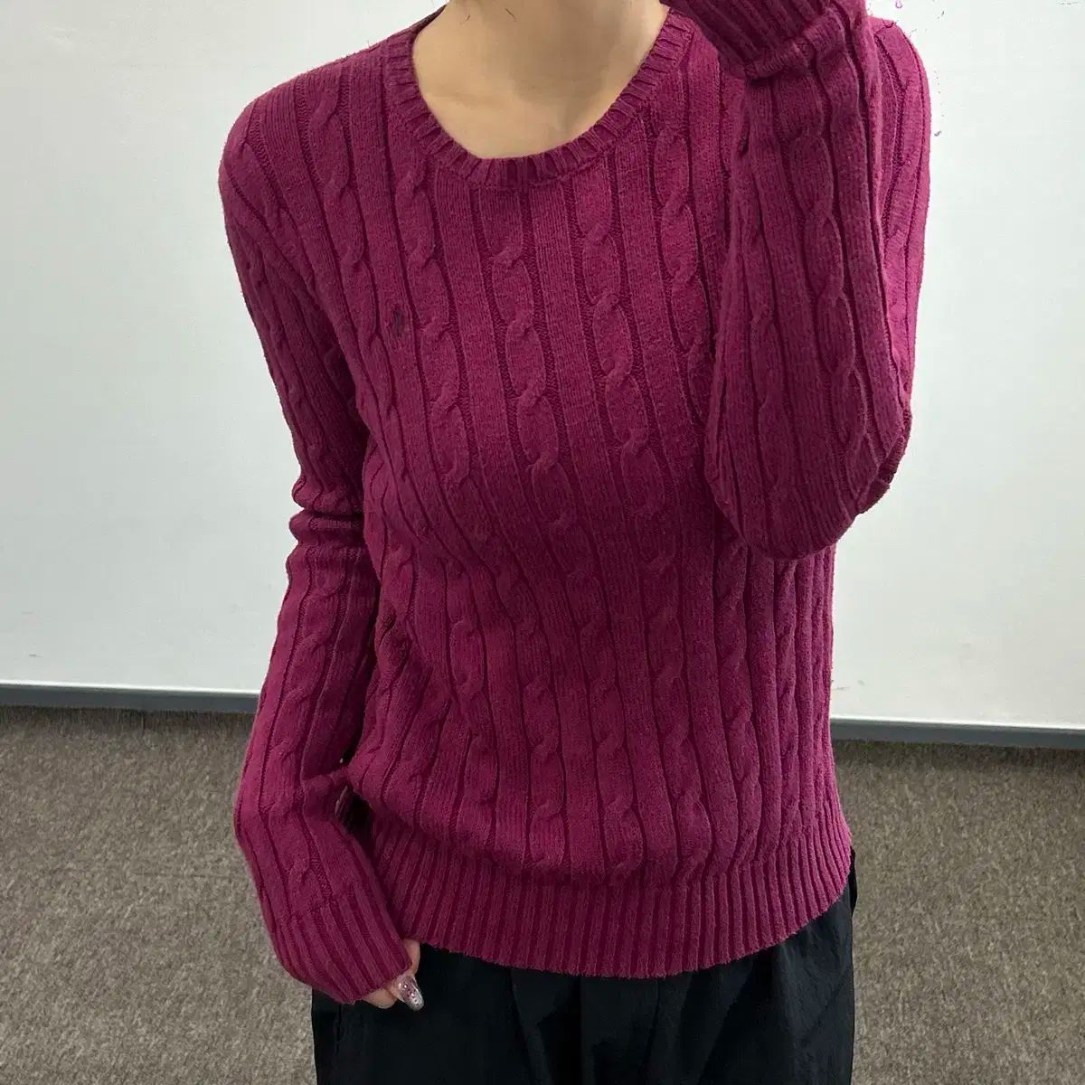 ポロ バーガンディ ポニー ケーブルニット