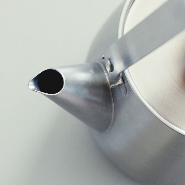 ケトル aikata ステンレスケトル PD3033 18-8ステンレス ヨシカワ やかん シンプル おしゃれ 木製 ハンドル 蓋 ガス火 IH キッチンツール アイカタ 調理器具