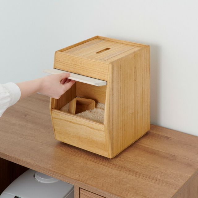 米びつ KIRISAI 桐のこめ櫃 5kg OSPO-5 桐 木製 保存容器 前開き フラップ式 一合升 米櫃 こめびつ 常温ライスストッカー 計量カップ ナチュラル 天然木 おしゃれ かわいい 桐製 調湿性 お米 玄米 水拭き可 オスマック料
