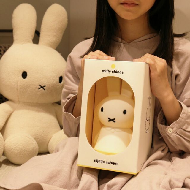 ミッフィー LEDライト Miffy Shines 22cm ぽんぽん叩いて簡単操作