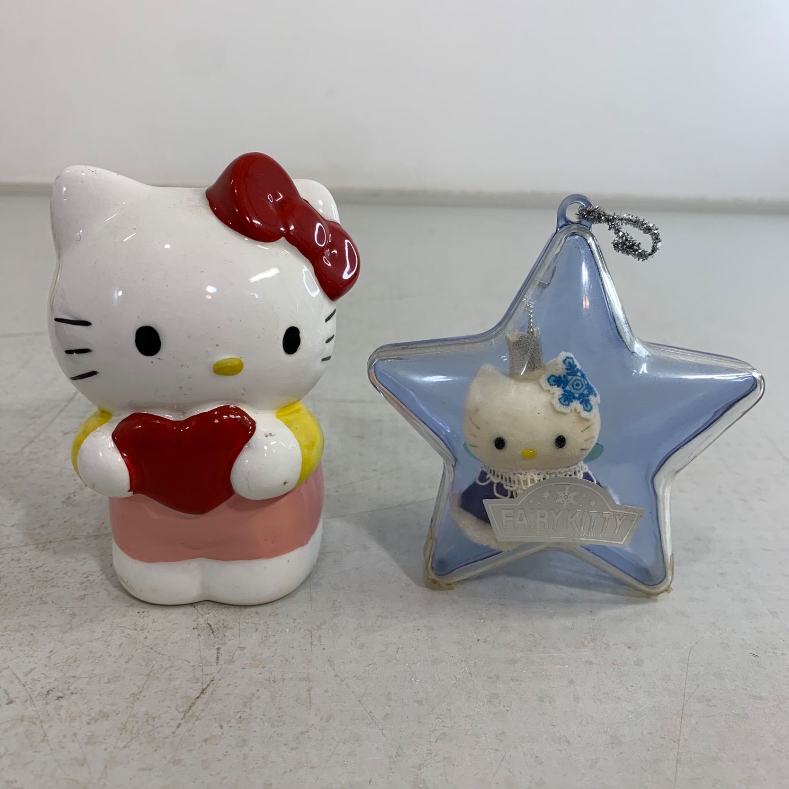 まとめ売り サンリオ ハローキティ ぬいぐるみ 缶バッジ キャッシュBOX 