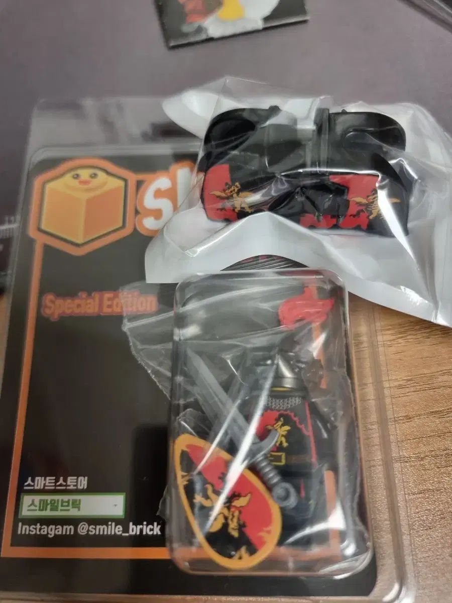 LEGOスマイルブリック黄金竜馬竜馬騎士馬馬具用兜