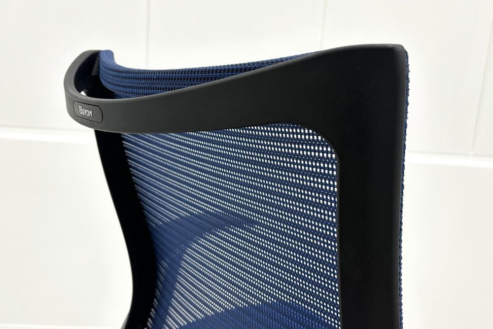 ミディアムブルー