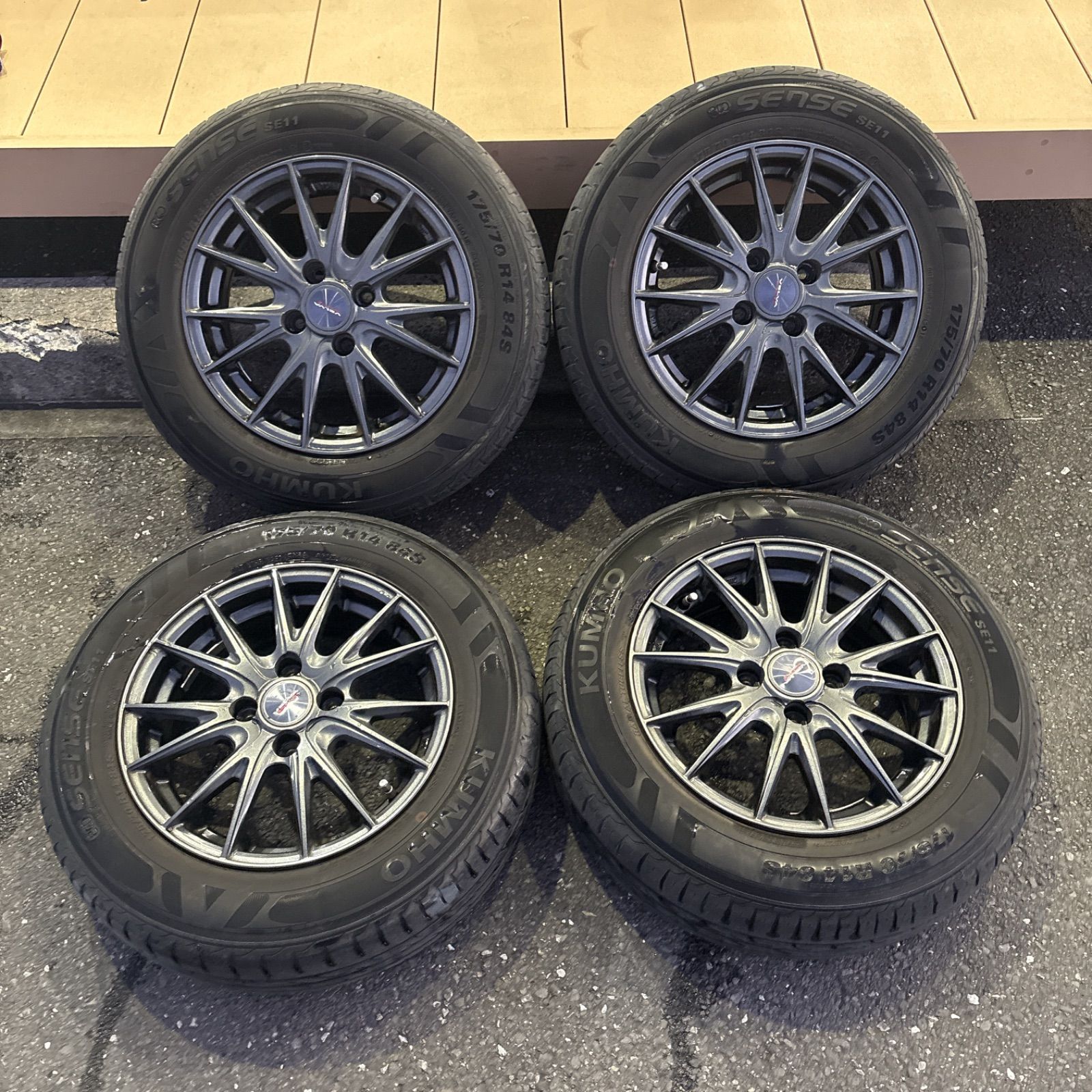 VELVA 175 70 R 14 社外ホイールタイヤセット 5 J