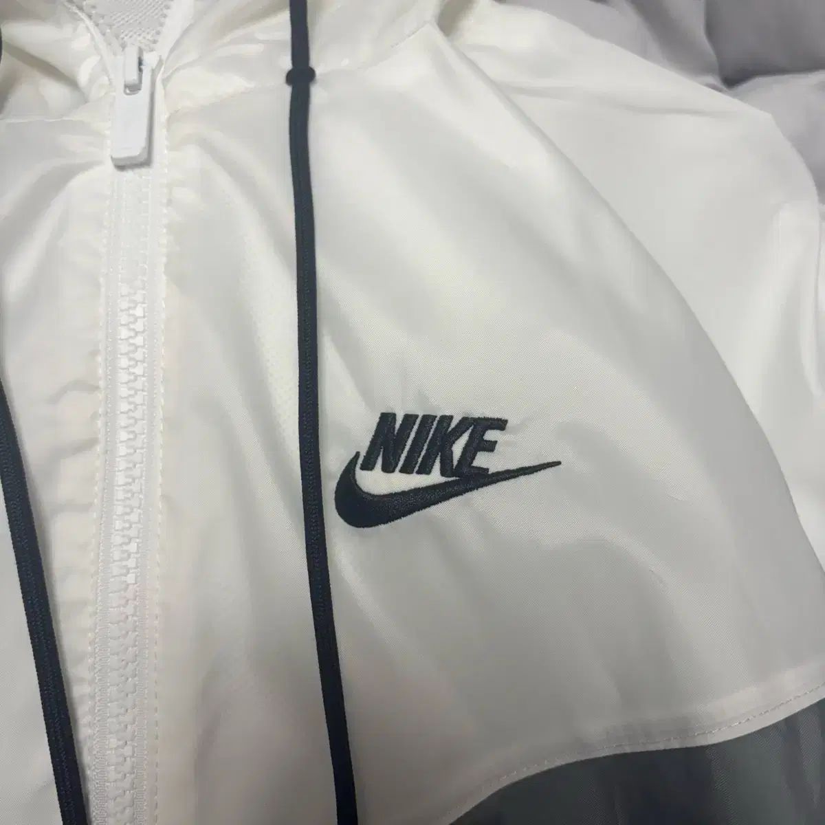 NIKE ウィンドランナー ウィンドブレーカー