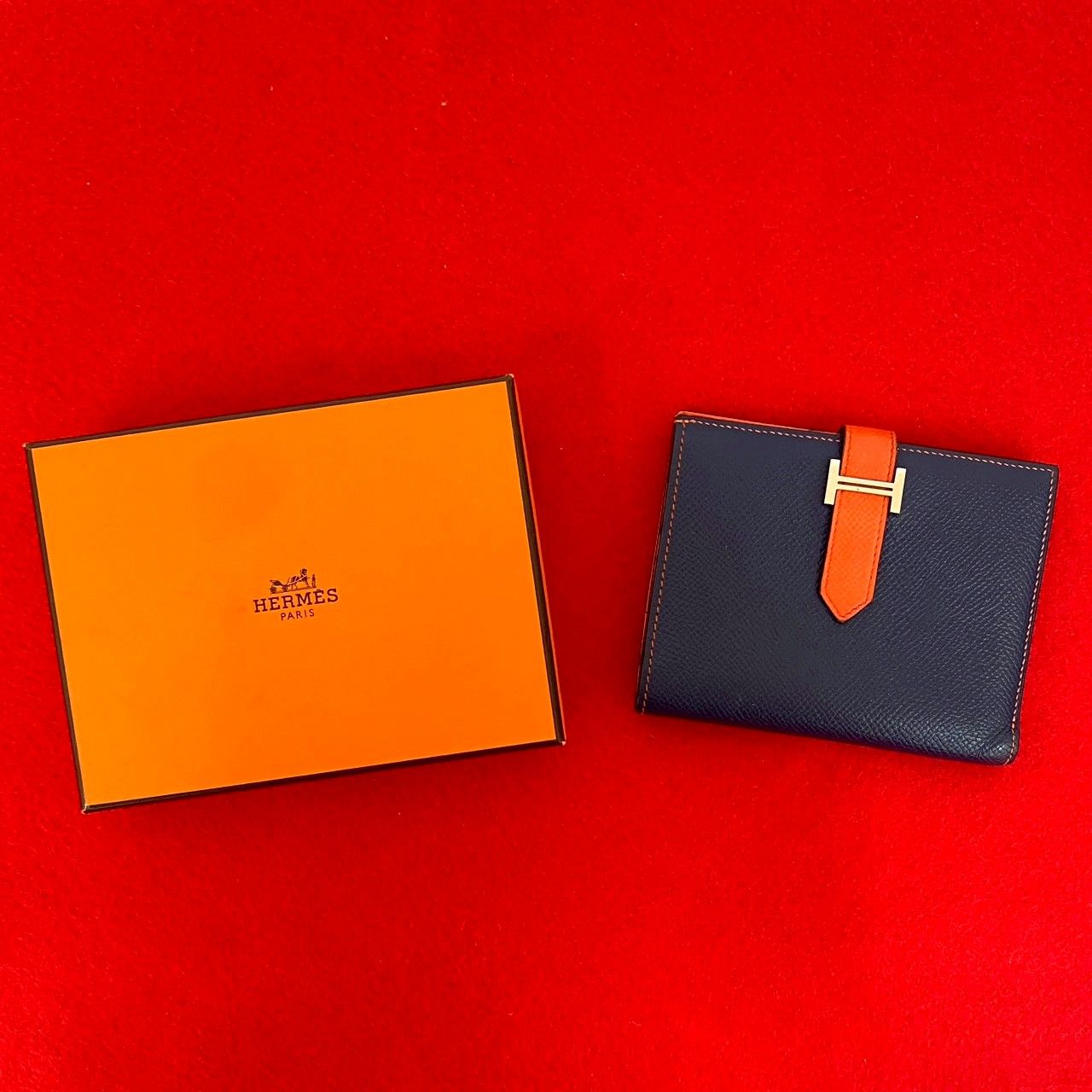 き X 刻印 HERMES エルメス ベアン コンパクト ウォレット バイ ヴォーエプソン 二つ折り 財布 ネイビー オレンジ 57326
