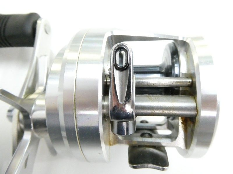 シマノ 11オシア カルカッタ 200 HG 03-