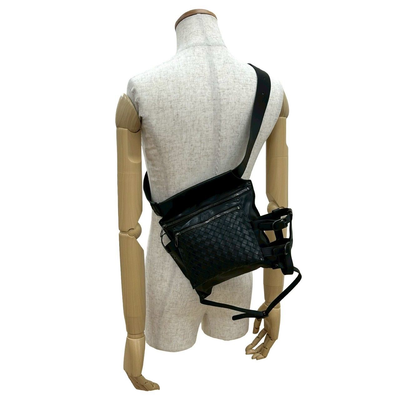 袋付き BOTTEGA VENETA ボッテガヴェネタ イントレチャート レザー 本革 ボディバッグ ショルダーバッグ ブラック 19924