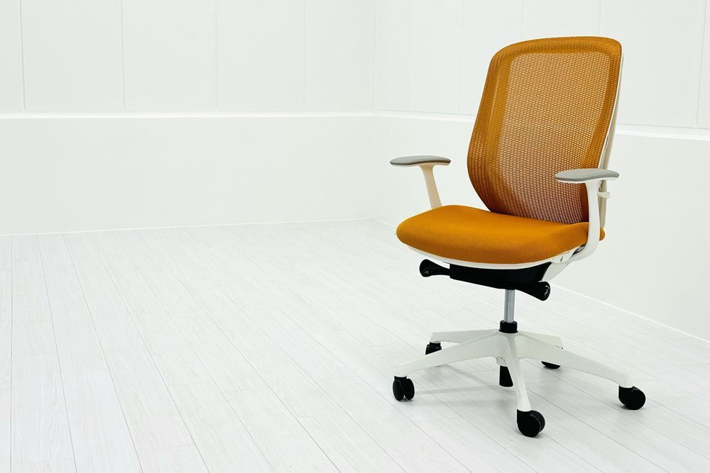 オカムラ シルフィーチェア 製 ハイバック 固定肘 OKAMURA Sylphy オフィス家具 オレンジ A000003881