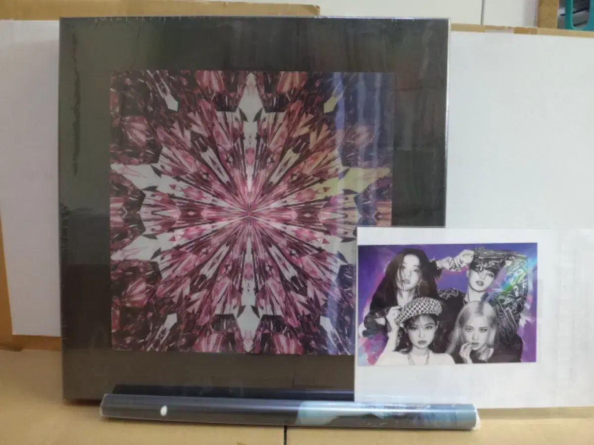 黒 ピンク ー 1st Vinyl LP Box ポスター カード