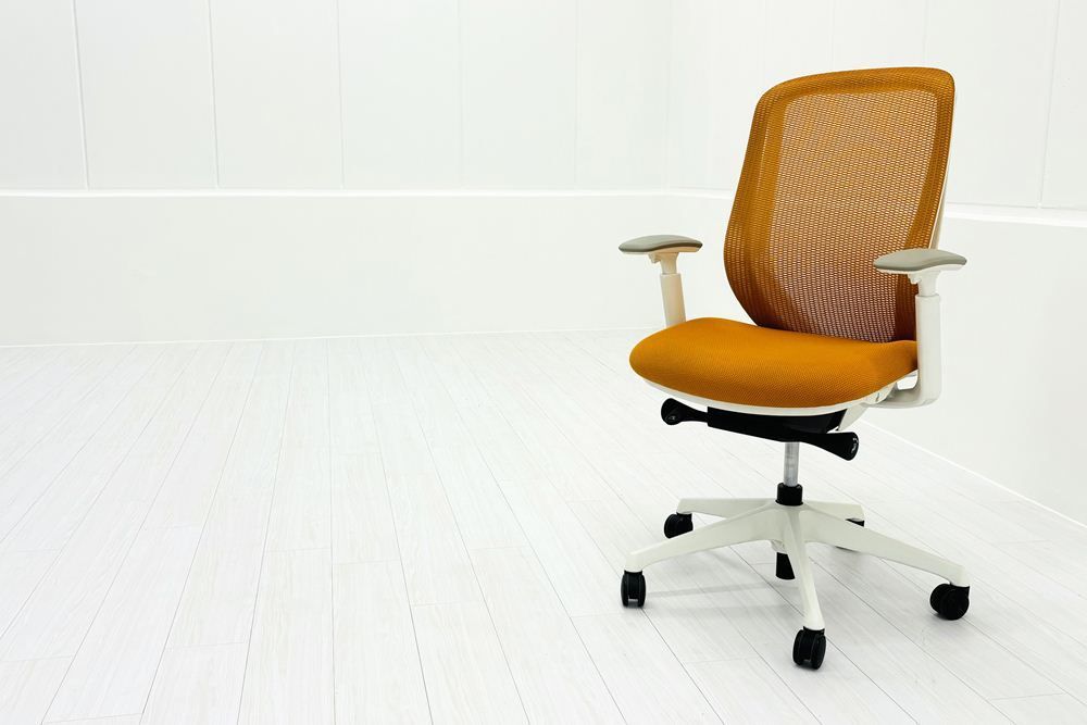 シルフィーチェア オカムラ 2016年製 ハイバック 可動肘 Sylphy クッション オフィス家具 C685XW-FMR8 オレンジ A000003848