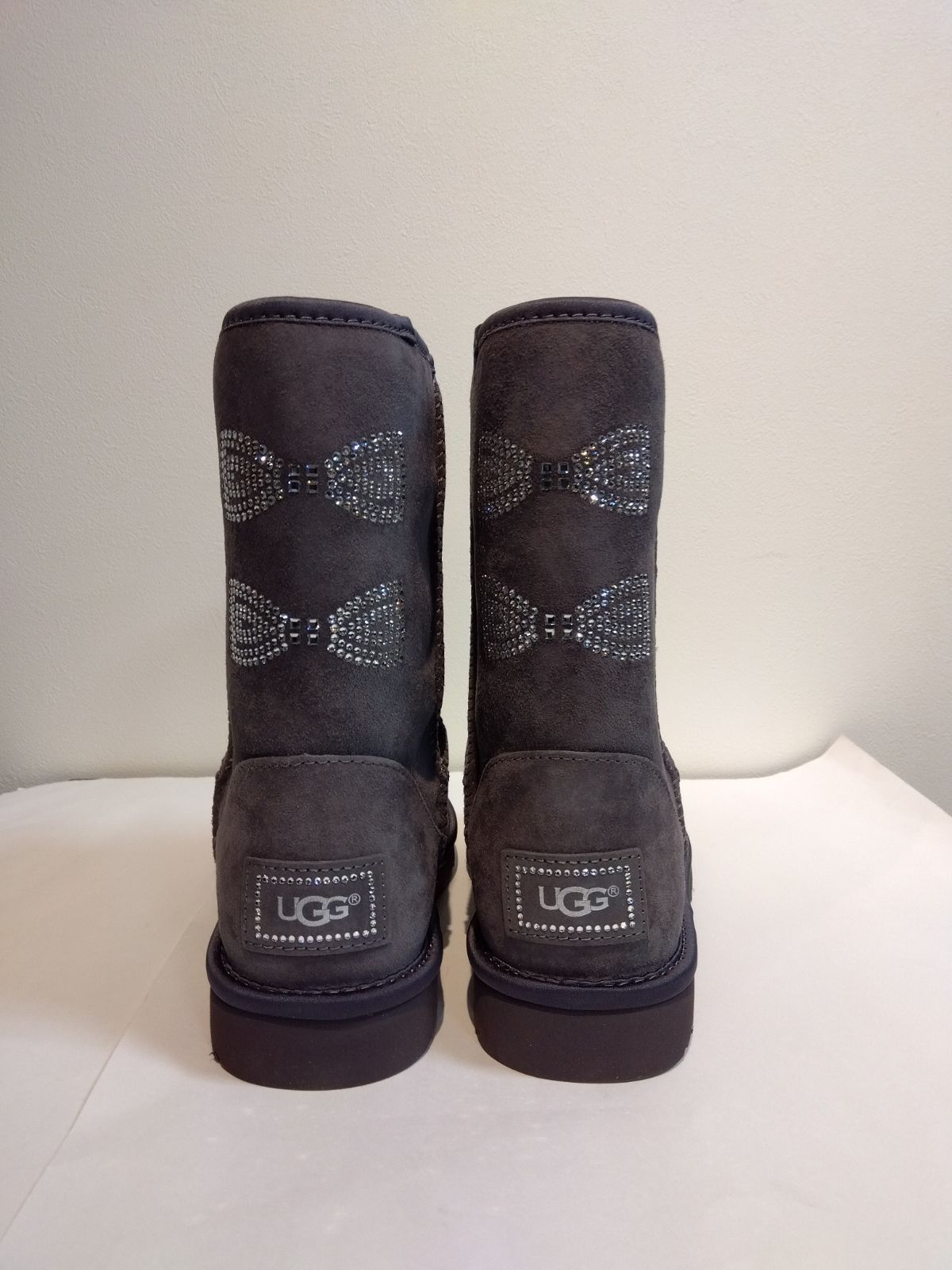 M 19 アグ UGG 靴 スワロフスキー ボ