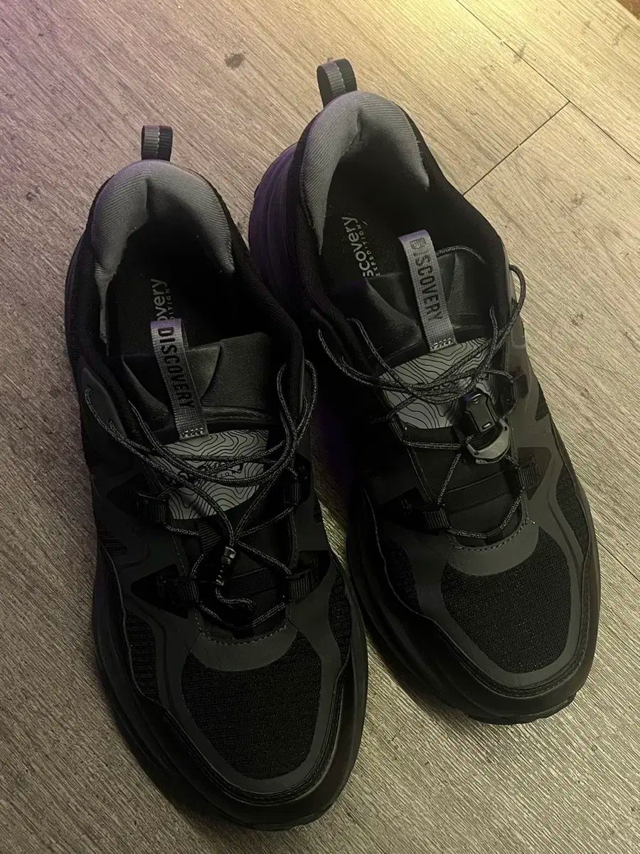 DISCOVERY エクスペディション ブラック スニーカー ランニングシューズ トレッキングシューズ 実際に