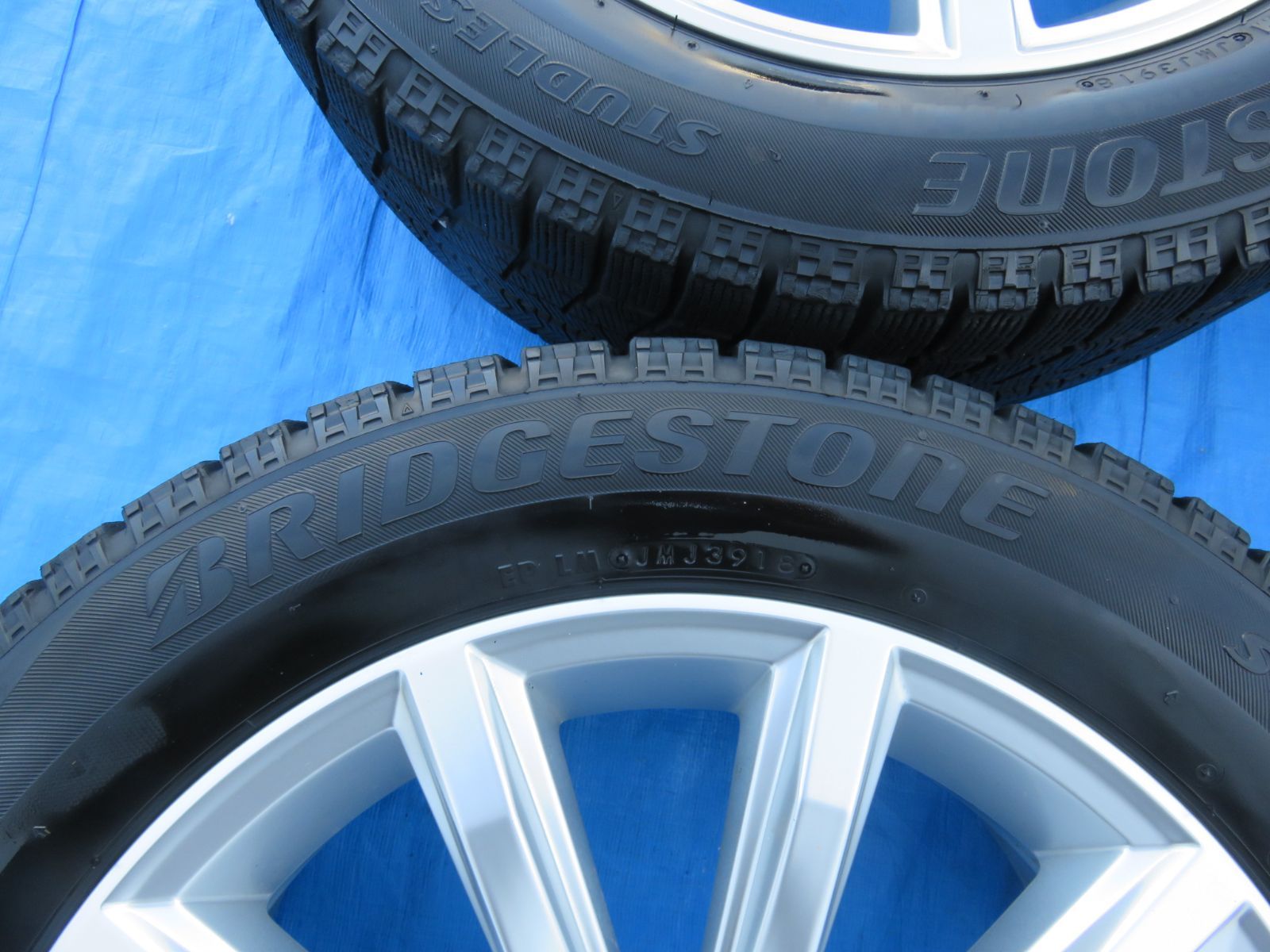 SFC 3157 フォルクスワーゲン パサート B 8 17インチ 17 7 J 40 5穴 PCD 112 ホイールタイヤ 215 55 R 2018年製 ４本セット