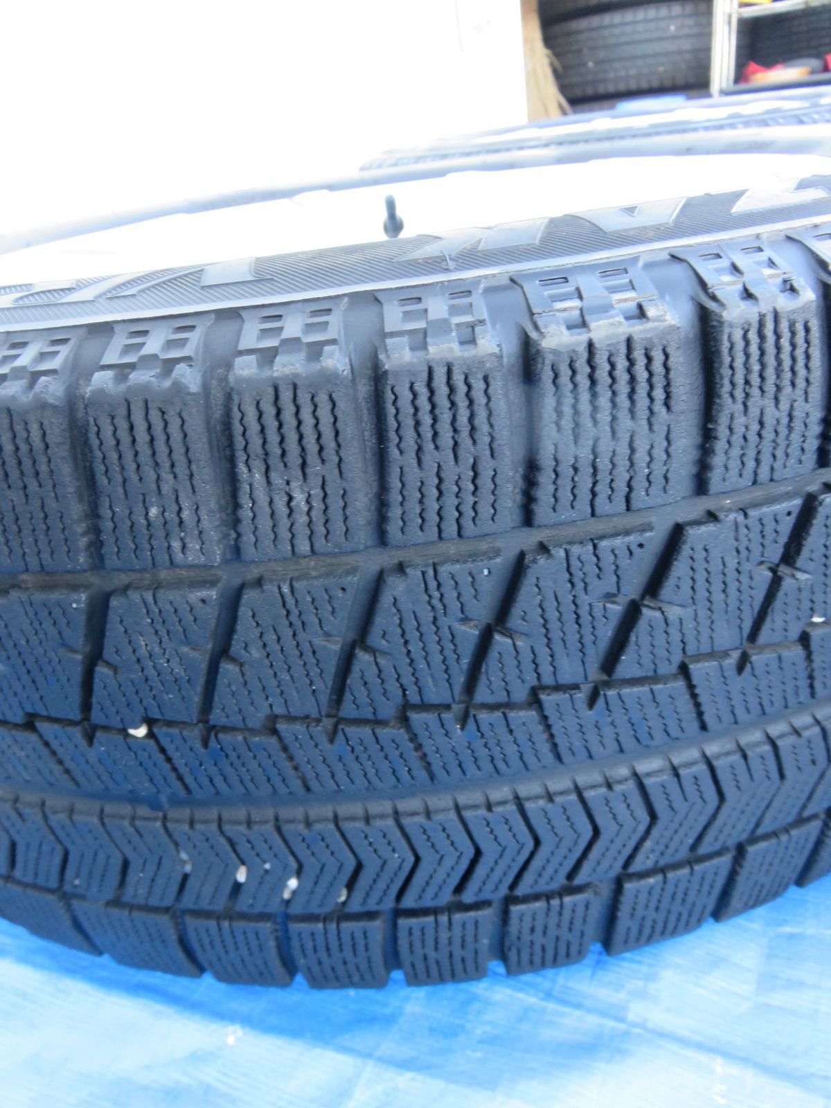 ホイールタイヤ 215