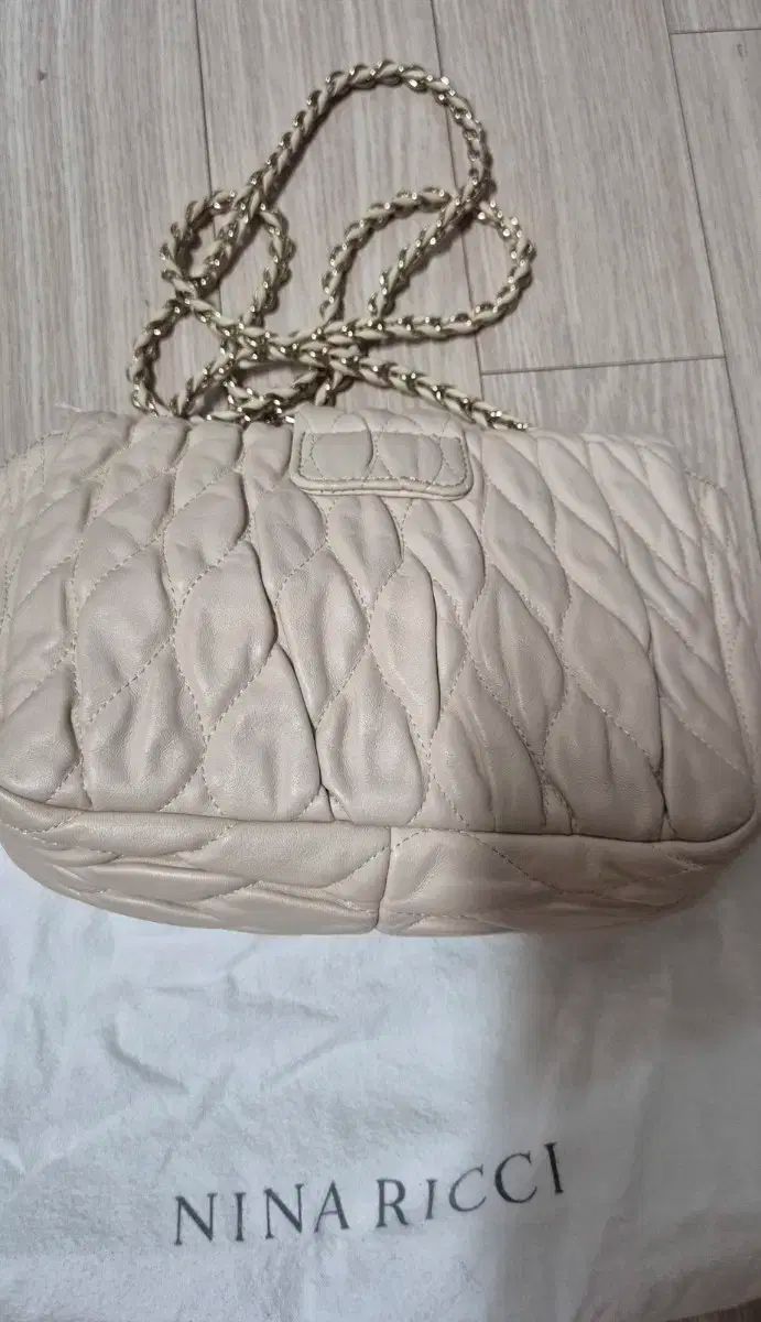 ニナリッチ キルティング チェーンバッグ 20-16-7