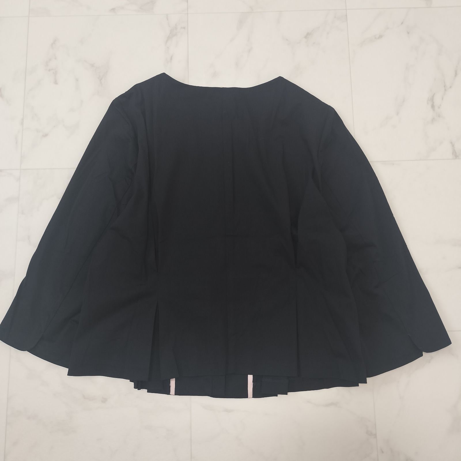 Rose Tiara ローズティアラ パール付き ノーカラージャケット 黒