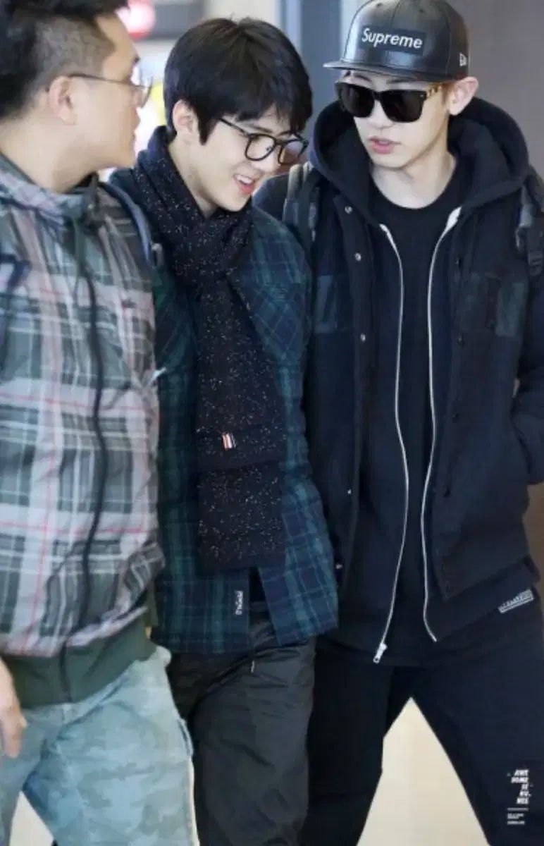 トム ブラウン ポケット マフラー