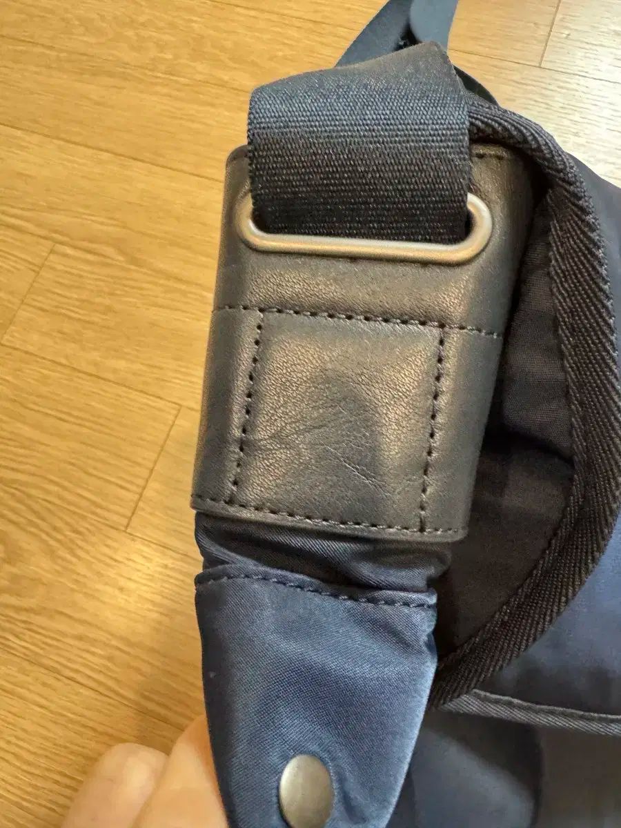 マンダリナダック ネイビー