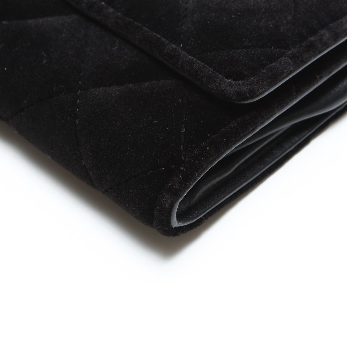 シャネル 三つ折り財布