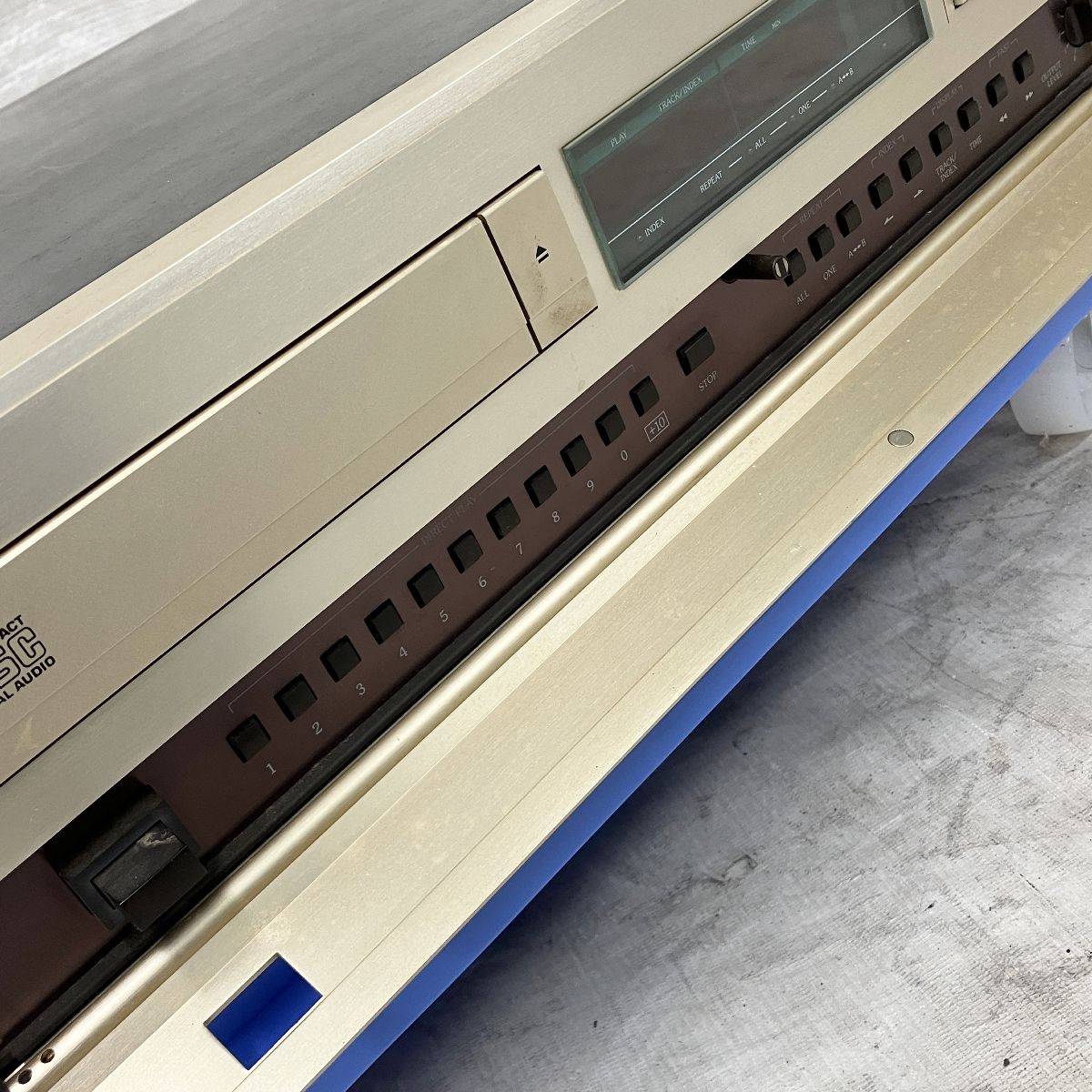  Accuphase DP-70 アキュフェーズ CDプレイヤー ディスクリート方式D Aコンバーター 採用 CD SACDプレーヤー プレーヤー