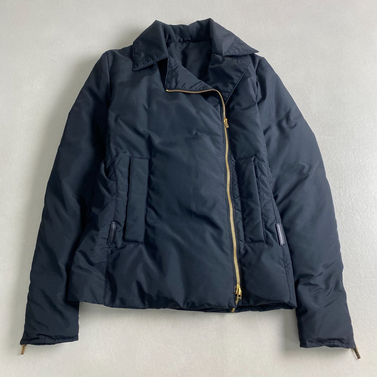 GUCCI ダウンジャケット グッチ ロゴ金具 ダウン100% 38 M L相当 
