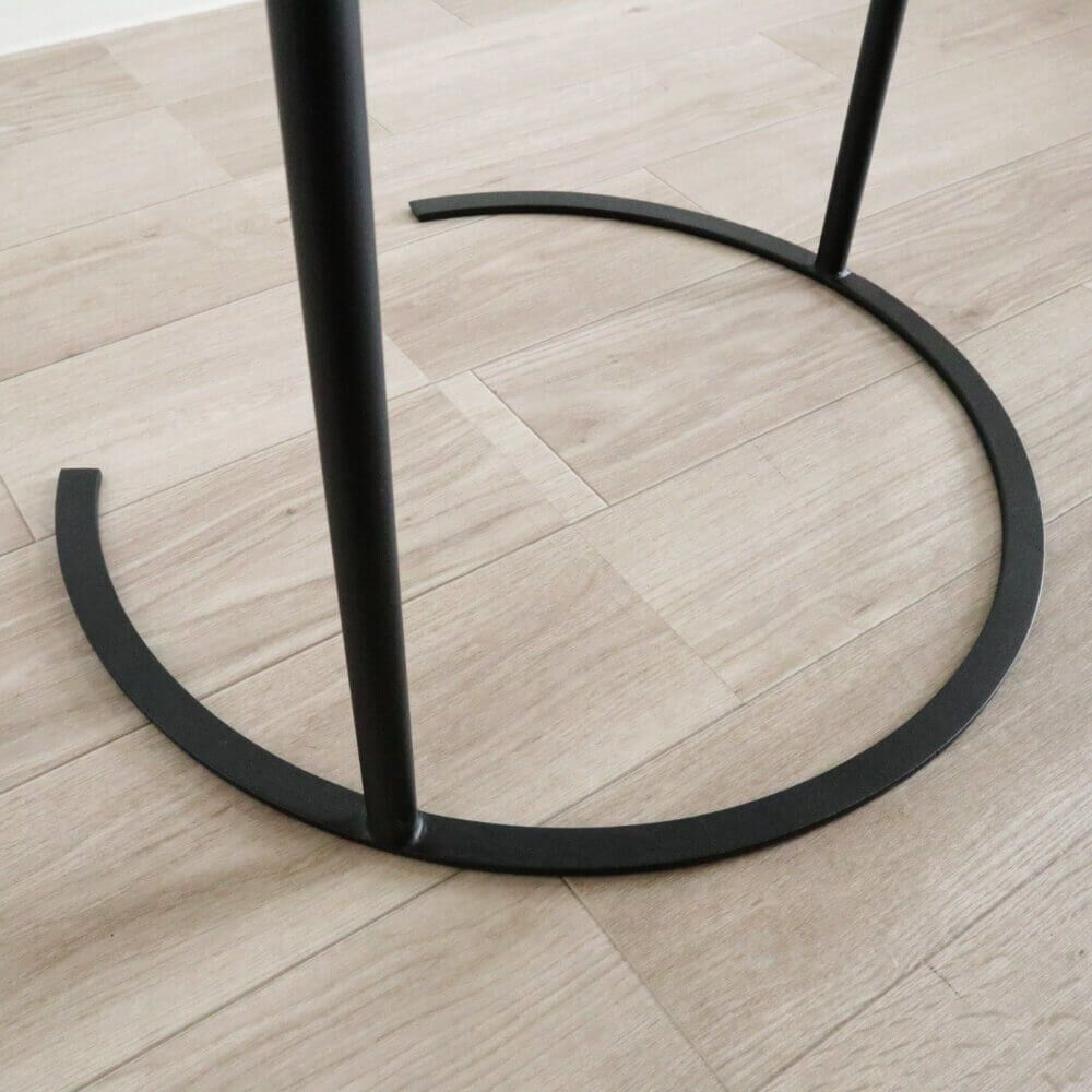 サイドテーブル