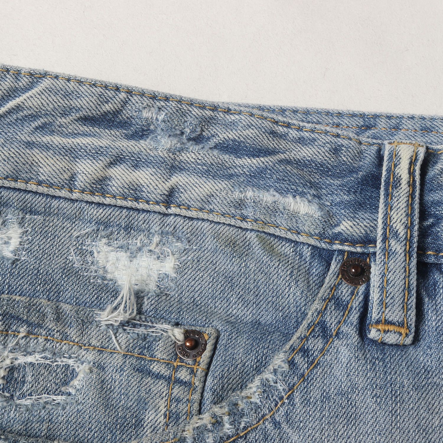 DSQUARED2 ディースクエアード パンツ ライトブルー サイズ:56 | クラッシュリペア加工 テーパード デニムパンツ | LIGHT PIRANHA WASH SEXY TWIST S71LB0627 S30309 | ボトムス ジーンズ ジーパン【メンズ】【中古】【K4623】 DSQUARED2 ディースクエアード パンツ ライトブルー サイズ:56