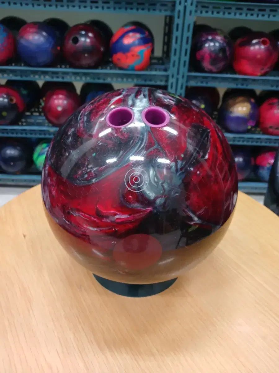 ボーリングボール 復元完了 14 p ツーフィンガー マック スペアボール