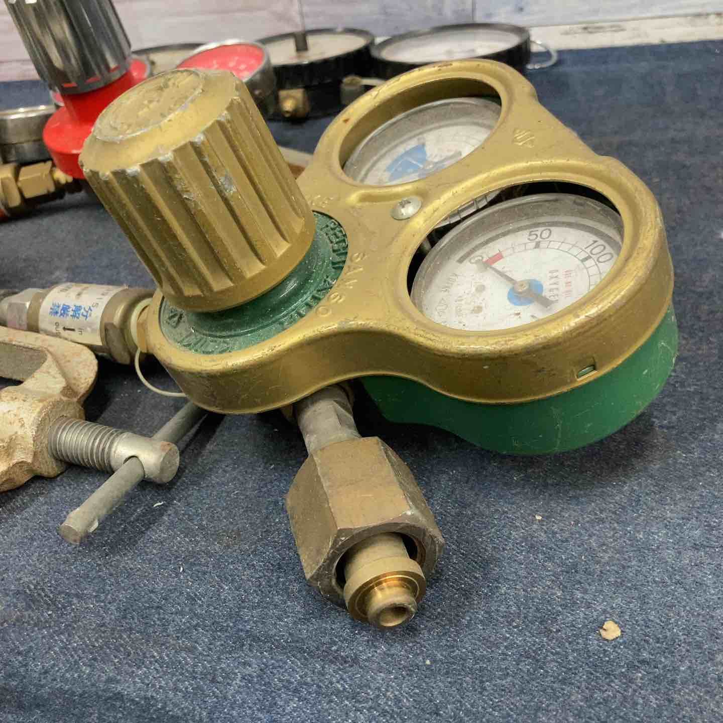 プレッシャーゲージ レギュレーター