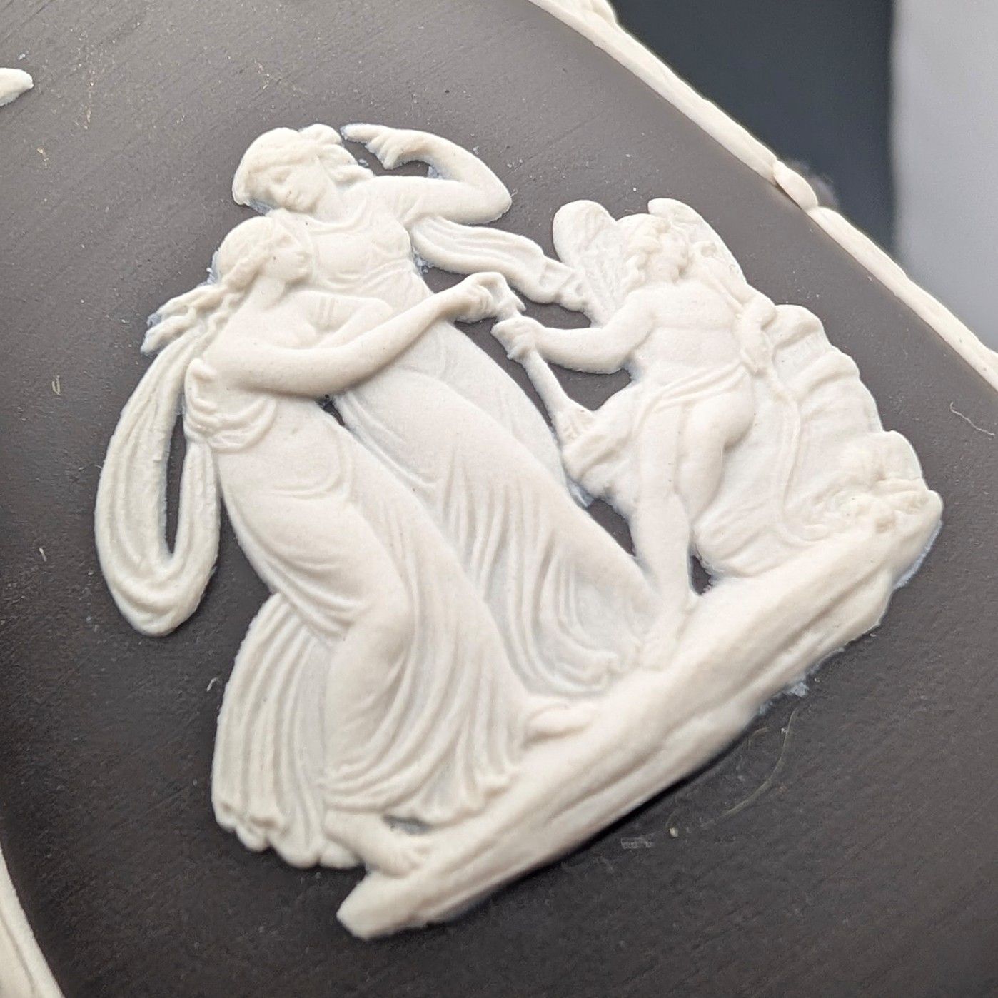 英国ヴィンテージ ウェッジウッド ブラック ジャスパーウェア製 一輪挿し花瓶ペア