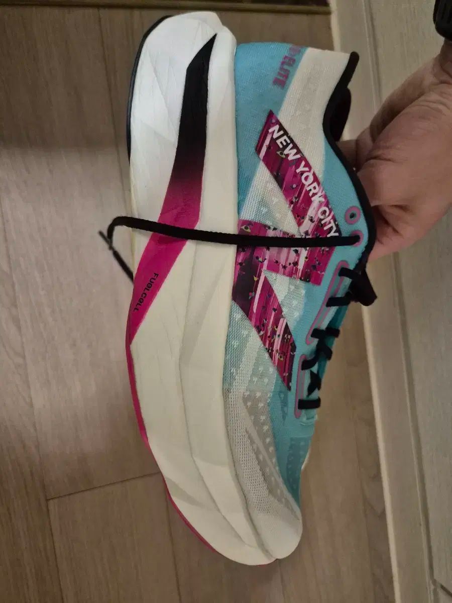 ニューバランス フューエルセル SC エリート V4 NYC ランニングシューズ 275 OLIVEOS_COM_TR