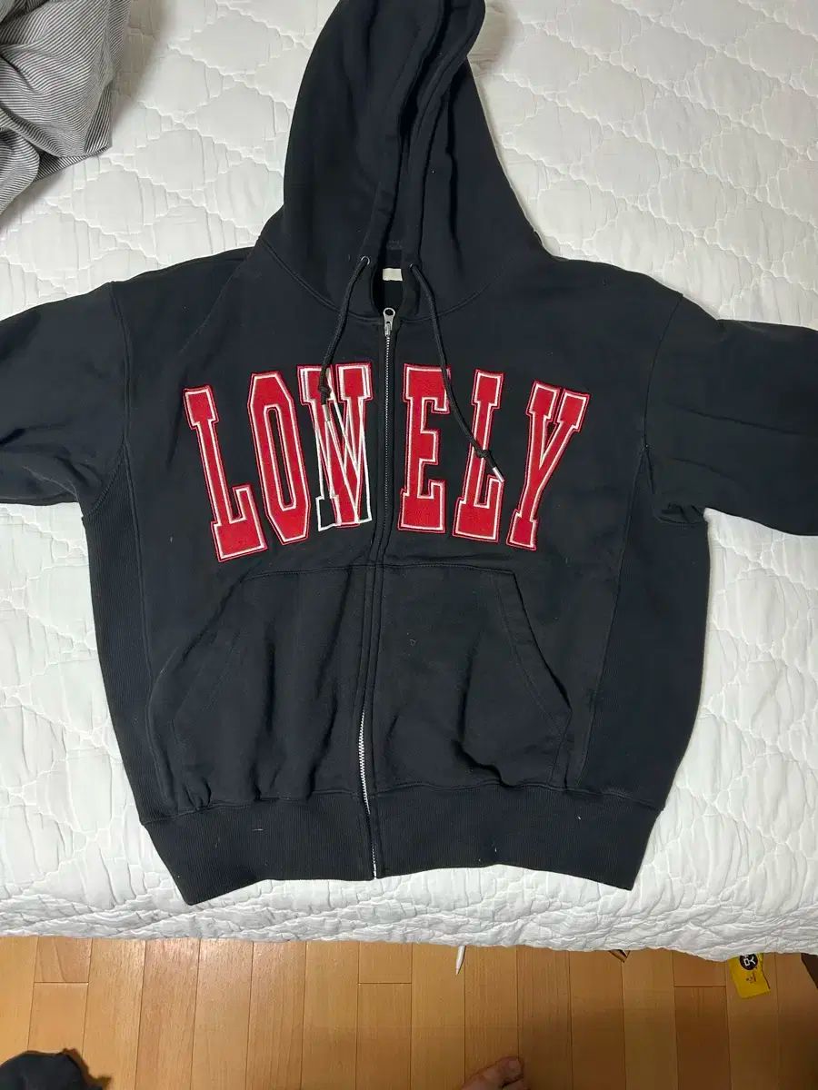 NOHANT ノアン フードジップアップ ブラック レッド s