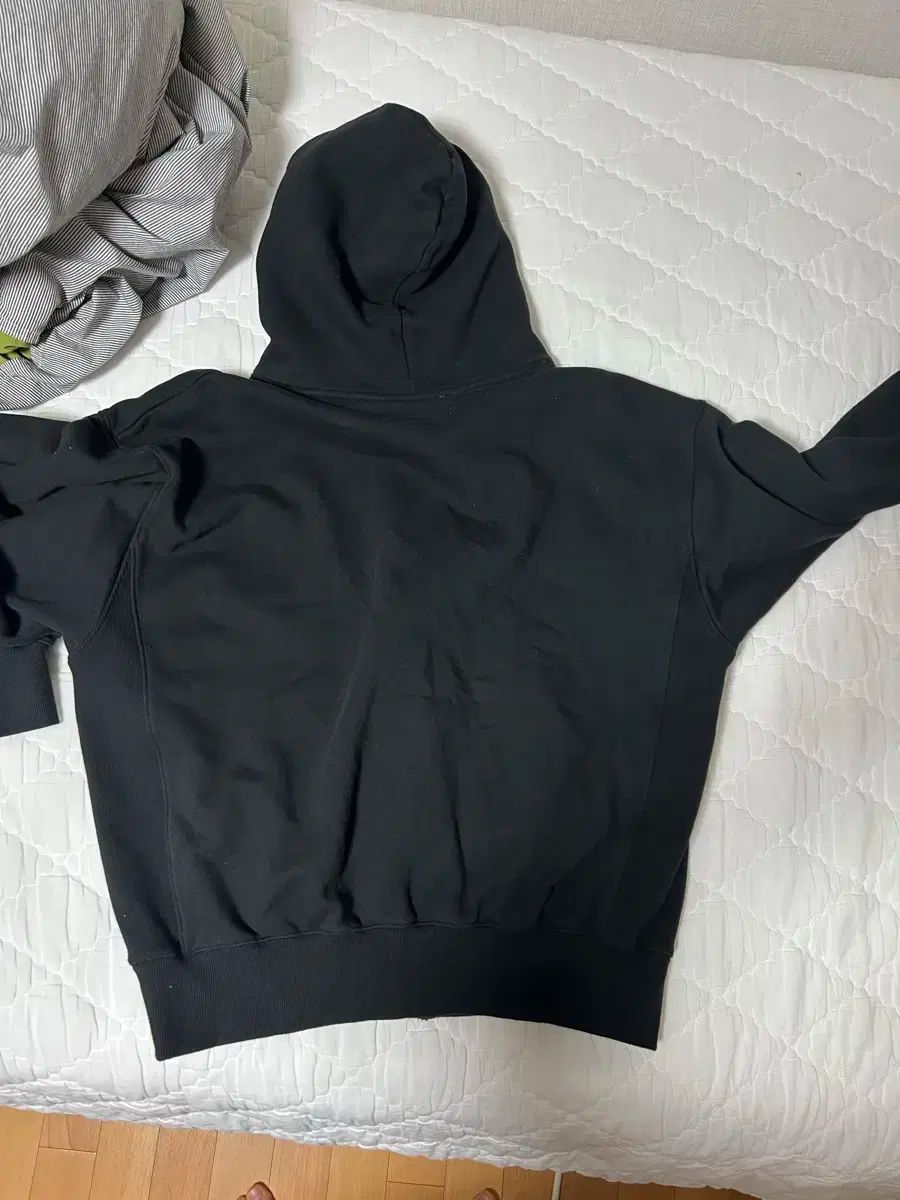 NOHANT ノアン フードジップアップ ブラック レッド s