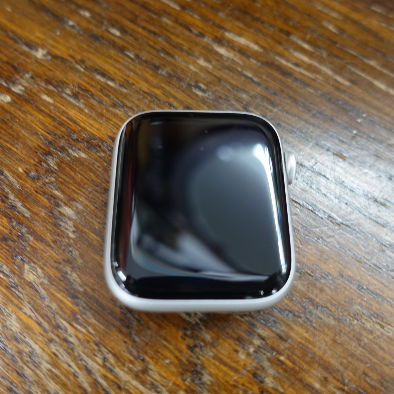 バッテリー容量100％ Apple Watch アップルウォッチ Nike SE GPSモデル 44 mm MKQJ 3 J A シルバーアルミニウムケース エキスパー