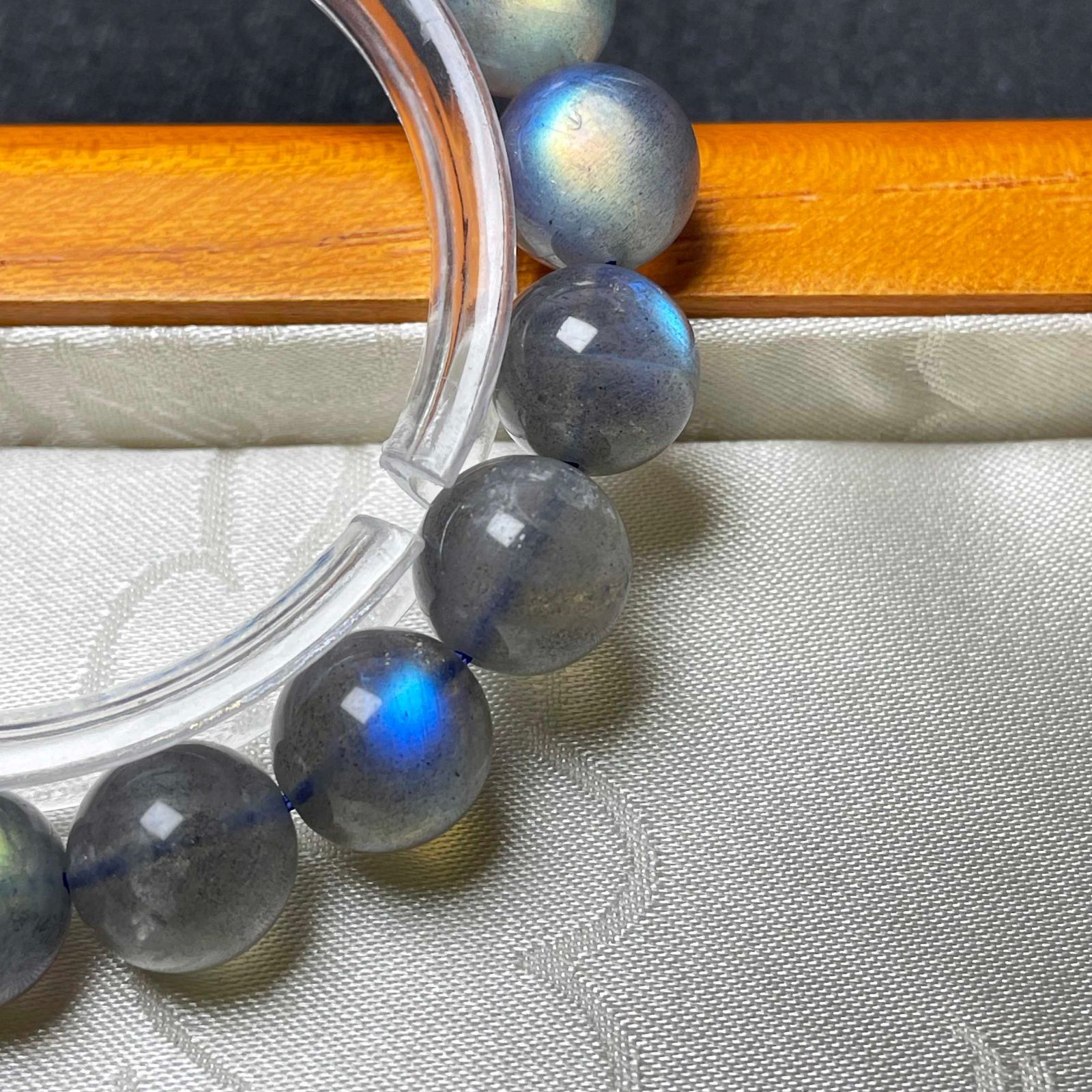 レインボーラブラドライト